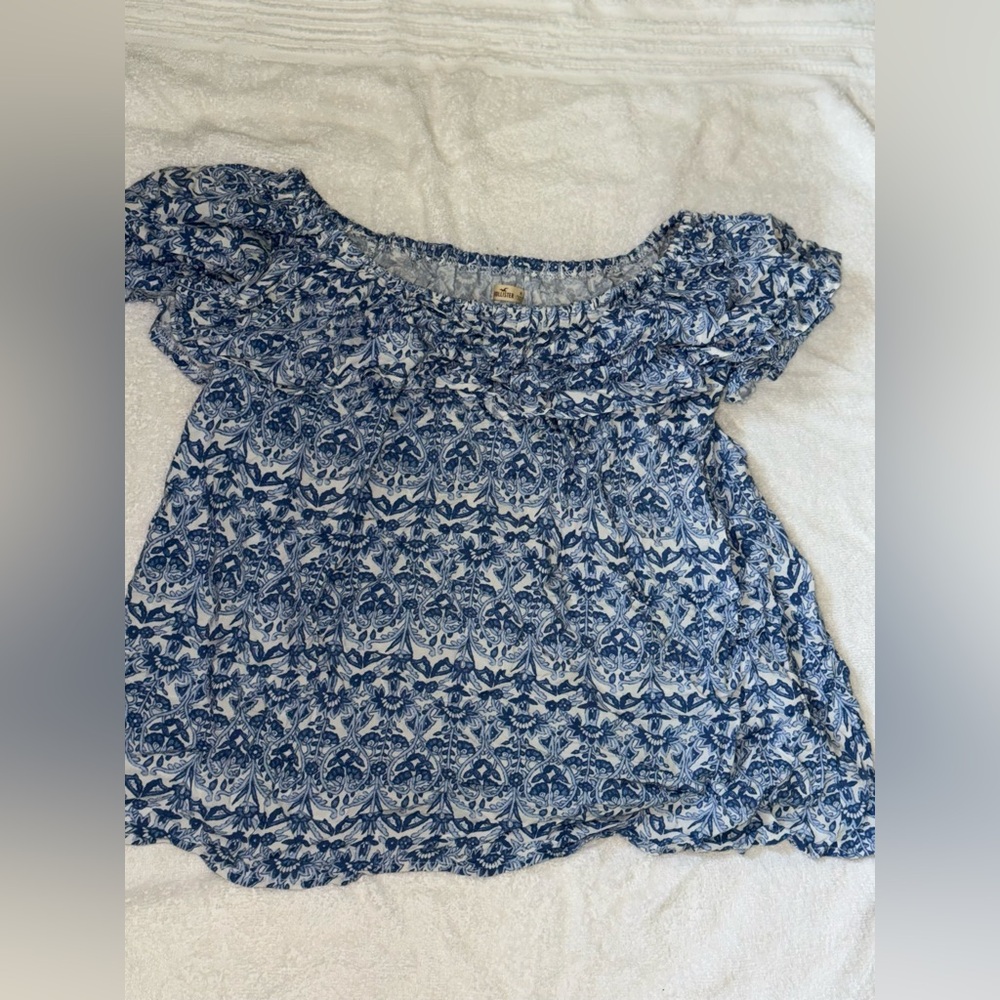 Vintage Hollister Blue and White Off The Shoulder Patterned Top